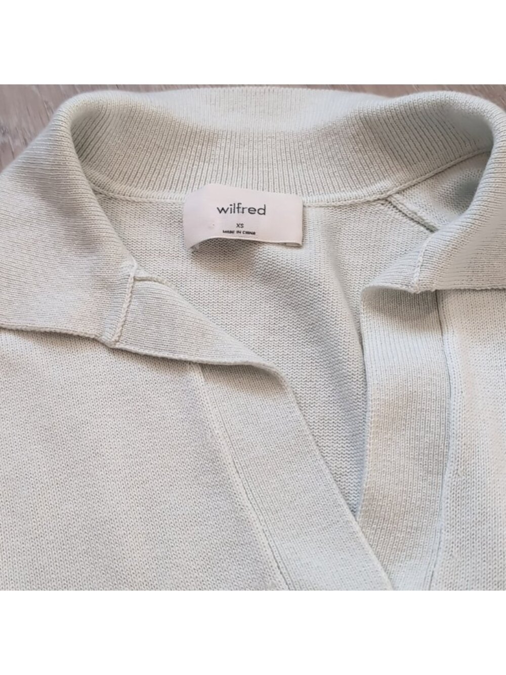 Aritzia Wilfred Clara V Neck Sweater - Picture 6 of 8